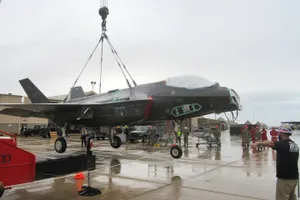 Cách Không quân Mỹ 'cứu' 2 tiêm kích F-35 bị hỏng nặng