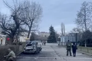 VIDEO: Hiện trường vụ đánh bom xe khiến chính trị gia được Nga hậu thuẫn ở Lugansk thiệt mạng