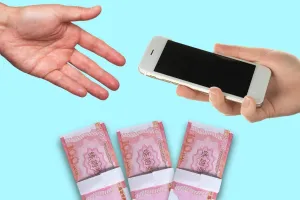 Trả lại đồ đánh rơi, được hậu tạ ... tiền giả