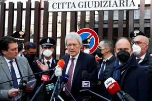  Ý triệu tập đại sứ Nga