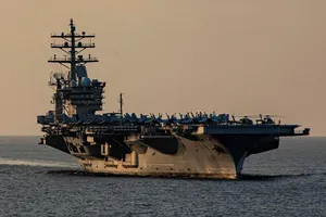 Houthis: Vừa phóng tên lửa vào tàu sân bay Mỹ