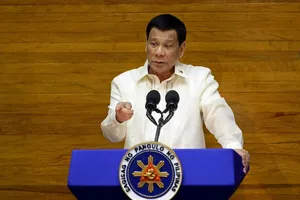 Cựu Tổng thống Philippines Duterte cùng hai con trai sẽ tranh cử thượng nghị sĩ