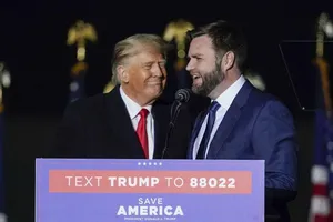 Phó tướng của ông Trump: Từng là đối thủ đến liên danh tranh cử 