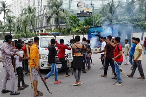 Biểu tình bạo lực ở Bangladesh: Thủ tướng từ chức, có tin đã rời khỏi đất nước 