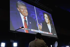 Phía bà Harris kêu gọi màn 'so găng' thứ hai và phản ứng bất ngờ từ ông Trump