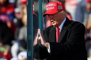 Ông Trump, bà Harris quần thảo và bám đuổi quyết liệt tại các bang chiến trường những ngày cuối