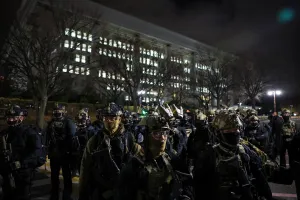 Truyền thông Triều Tiên lần đầu đưa tin vụ thiết quân luật ở Hàn Quốc