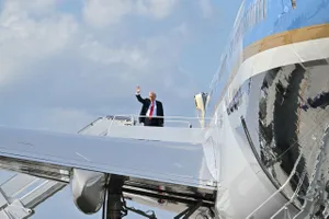 Ông Trump chọn ngày 9-2 là ‘Ngày Vịnh Mỹ’