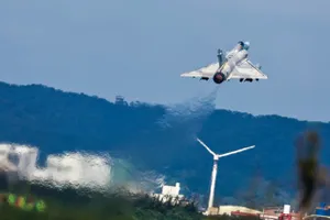 Vì sao tiêm kích Mirage 2000-5F Pháp gửi cho Ukraine lép vế trước Su-30 và Su-35 của Nga?