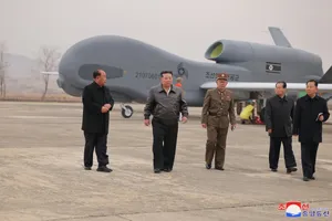 Ông Kim Jong-un đích thân giám sát thử nghiệm UAV cảm tử trang bị AI