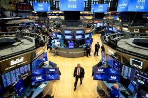 Phố Wall rực xanh sau khi ông Trump thông báo hoãn áp thuế đối ứng 90 ngày