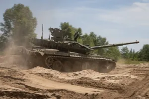 VIDEO: Nga chuyển dàn xe tăng chủ lực sang chiến trường Ukraine dịp Ngày Chiến thắng