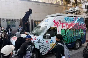 Tổng thống Trump và Thống đốc California đấu khẩu về biểu tình ở Los Angeles