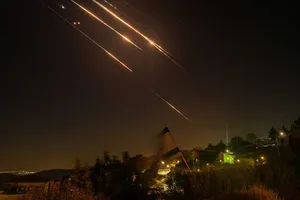 Tên lửa Iran vượt qua ma trận phòng không Israel như thế nào?