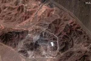 Ảnh vệ tinh: Iran có động thái mới tại cơ sở hạt nhân Fordow mà Mỹ đã thả bom
