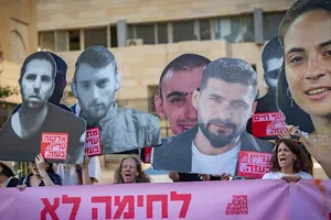 Người nhà con tin ‘tức giận, lo sợ và tuyệt vọng’ sau khi Israel không kích Qatar