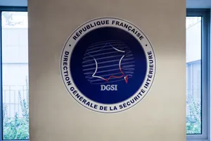 Pháp bắt 3 người nghi làm gián điệp cho Nga