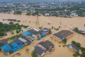Loạt nước Đông Nam Á oằn mình trong lũ dữ, gần 250 người thiệt mạng