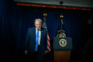 Ông Trump cảnh báo đóng cửa không phận Venezuela, chính phủ ông Maduro lên tiếng