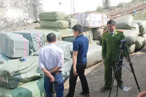 Phát hiện vụ vận chuyển 15 tấn hàng lậu từ Trung Quốc
