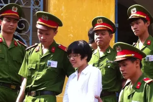 Yêu cầu VietinBank phải chịu trách nhiệm dân sự