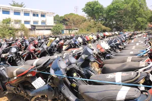 TP Thủ Đức: Nhiều bãi xe tang vật quá tải