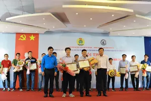 Giảng viên Trường ĐH Công nghệ Thông tin đoạt giải Bàn tay vàng 'Quản trị mạng giỏi"