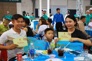 300 hộ gia đình công nhân vui 'Tết sum vầy - Xuân tri ân'