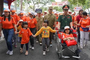 TP.HCM: Hơn 5.000 người cùng đi bộ đồng hành ‘Vì nạn nhân chất độc da cam’
