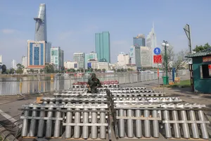 Trận địa pháo hoa tầm cao tại TP.HCM sẵn sàng khai hỏa chào đón năm mới Ất Tỵ 2025