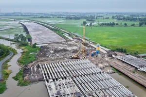 Cát từ miền Tây đã về Vành đai 3 TP.HCM, sao chủ đầu tư vẫn than khó?