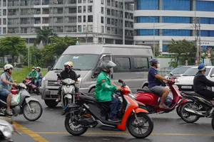 Rủi ro khi dùng sản phẩm xử lý khí thải ô tô, xe máy không đạt chuẩn.