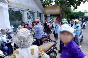 Mất hơn chục triệu đồng vì "mua hàng hoàn tiền"