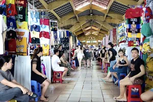 Mời Tiktoker tới livestream tại chợ Bến Thành: Bạn đọc cho rằng liệu có khả thi?