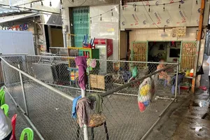 Bạn đọc hiến kế vụ phường làm rào chắn trước cửa nhà, dân đi lại khó khăn