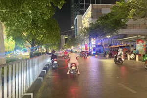 Trung tâm TP.HCM sạch bong sau màn pháo hoa đêm giao thừa