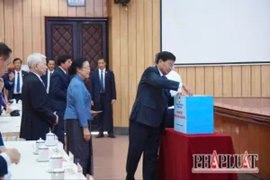 Tổng Bí thư, Chủ tịch nước Lào tham dự lễ phát động ủng hộ đồng bào bị bão lũ tại TP.HCM