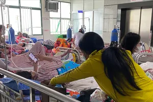 Từ ngày 1-7, cha mẹ được nghỉ bao nhiêu ngày để chăm con bệnh? 