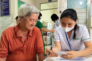 Đề xuất hỗ trợ 100% chi phí mua thẻ BHYT cho người từ đủ 60 đến dưới 75 tuổi tại TP.HCM