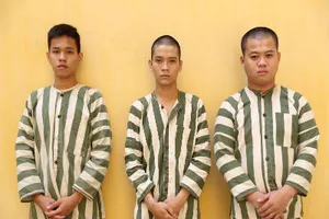 Đi dự sinh nhật, 'đánh nhầm' người trong quán bia