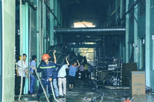 Cháy lớn tại công ty sản xuất gỗ ở Bình Dương