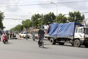Va chạm giao thông, cụ ông bị xe tải cán chết