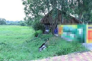 Phát hiện xác thanh niên bên vệ đường cạnh quán nhậu