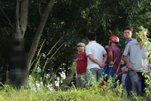 Nam thanh niên chết trong tư thế treo cổ