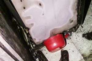 Bị người yêu chia tay, đổ xăng đốt cả 3 người trong nhà