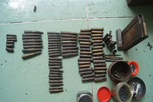 Phát hiện lượng lớn súng đạn, thuốc nổ trong nhà dân