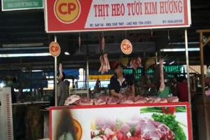 Cửa hàng thịt heo sạch mới khai trương đã bị đốt, phá