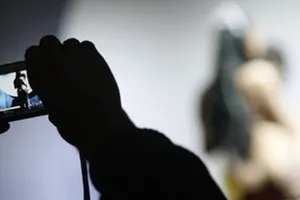 ‘Phi công trẻ’ tống tiền người tình bằng clip nóng