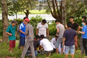 Truy đuổi 2 tên cướp giật, cô gái bị tai nạn bất tỉnh