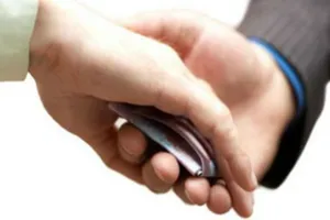 Đồng Nai: Bắt quả tang nhân viên địa chính nhận hối lộ